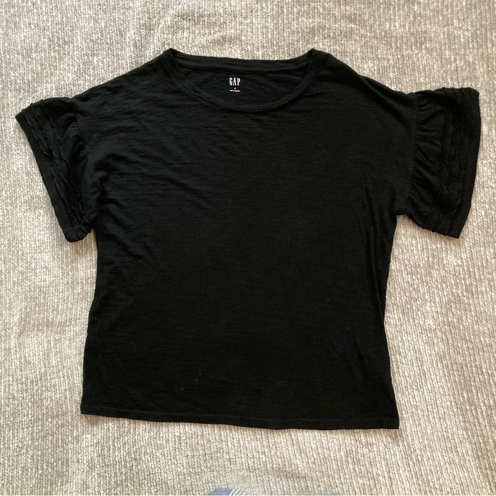 GAP Black‎ Ruffle Sleeve Tee Small Feminine Minimalist Soft Cotton Top Oversized